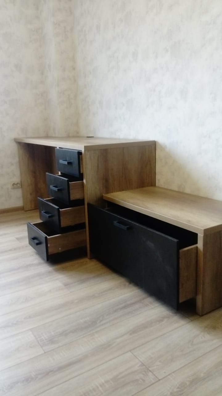 стол и шкаф на заказ в Новосибирске